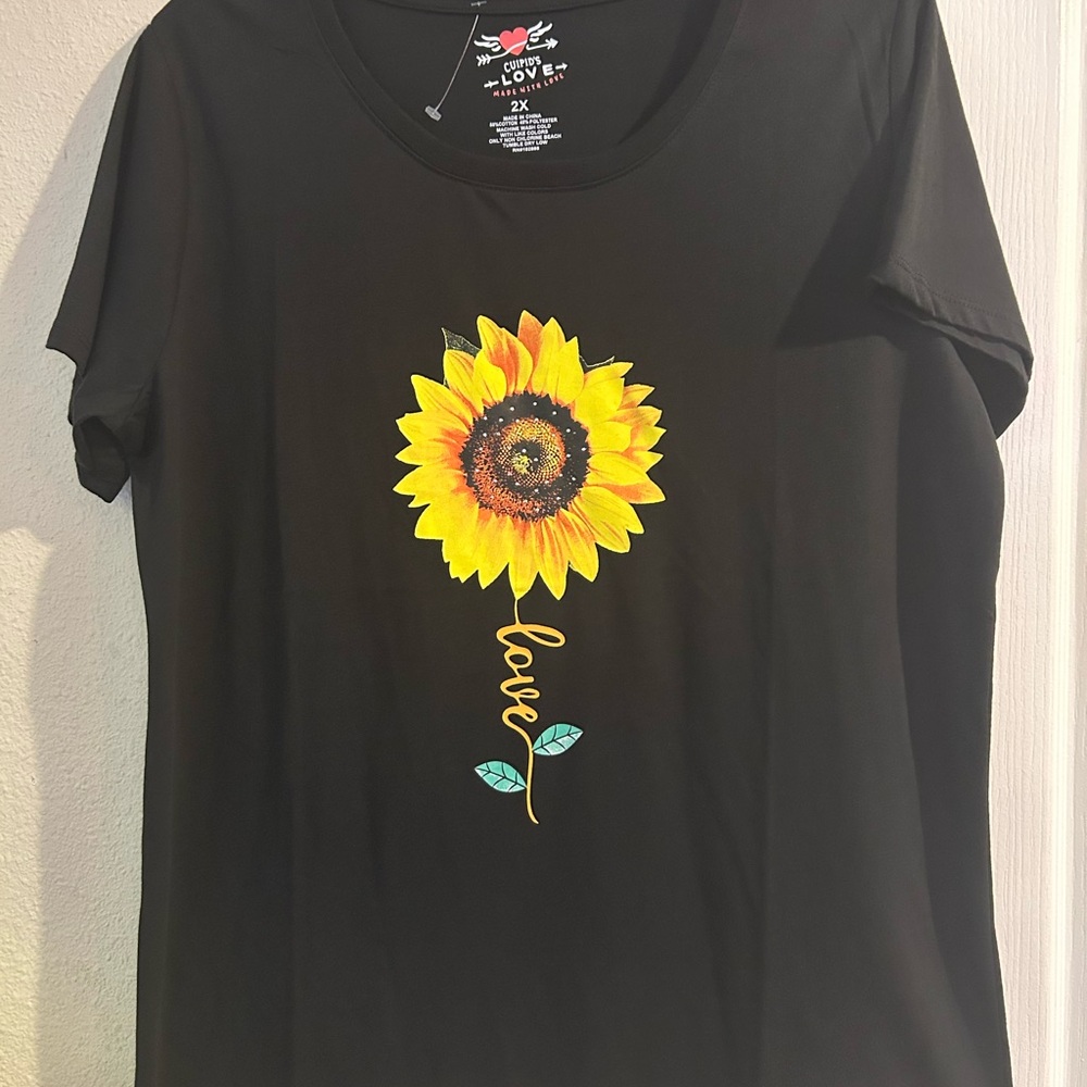 Love Black and Yellow Sunflower Short Sleeve Tee
